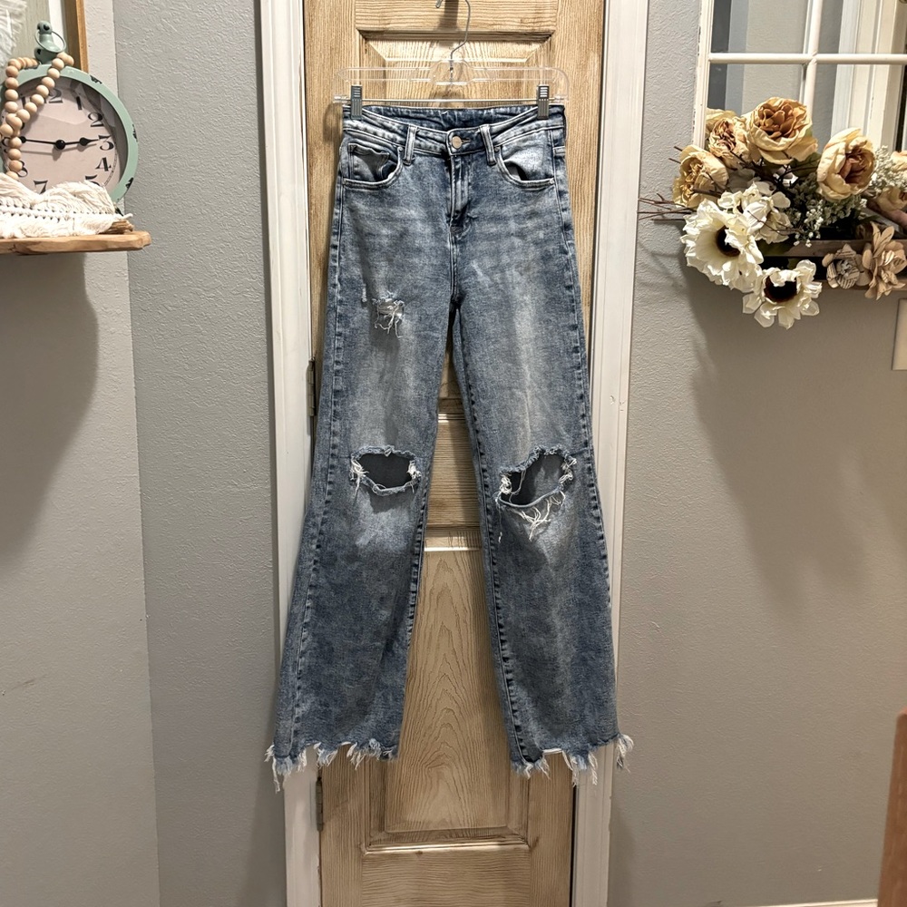 Risen distressed jeans